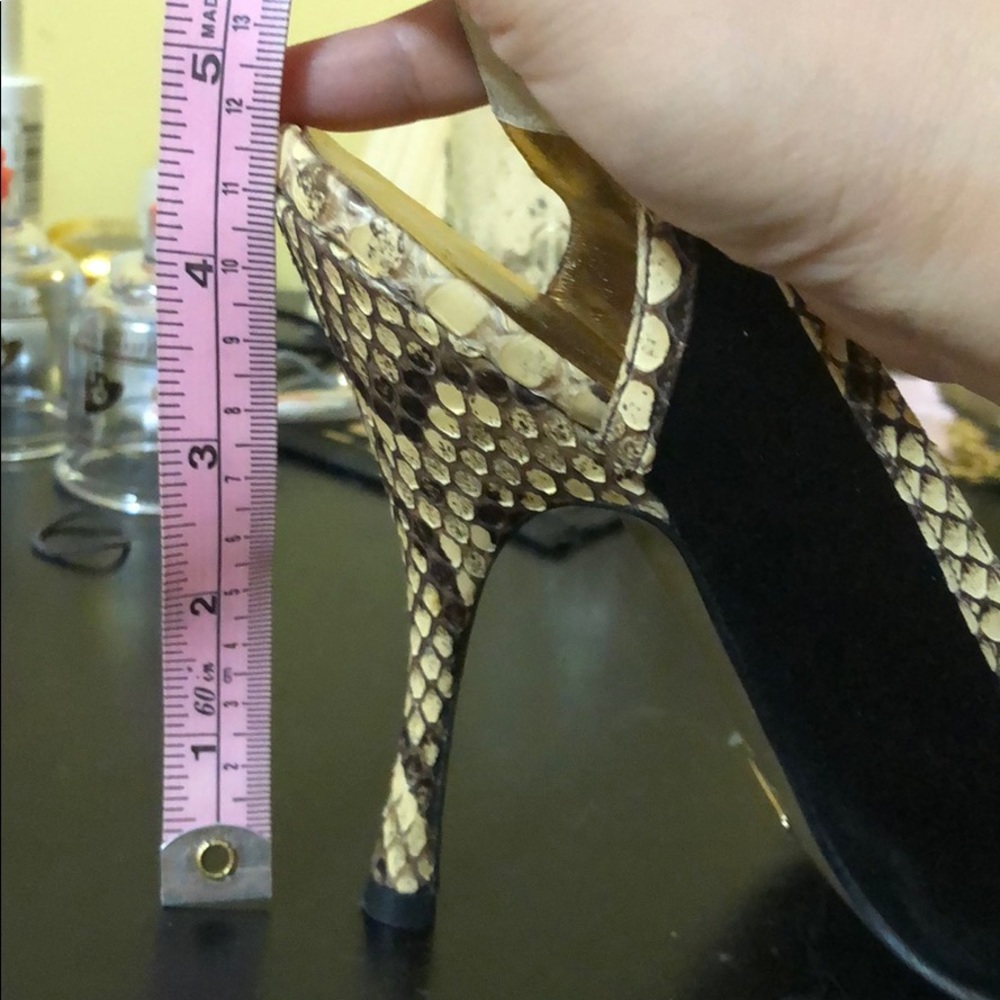 Dolce & Gabbana black satin heel - Picture 6 of 7